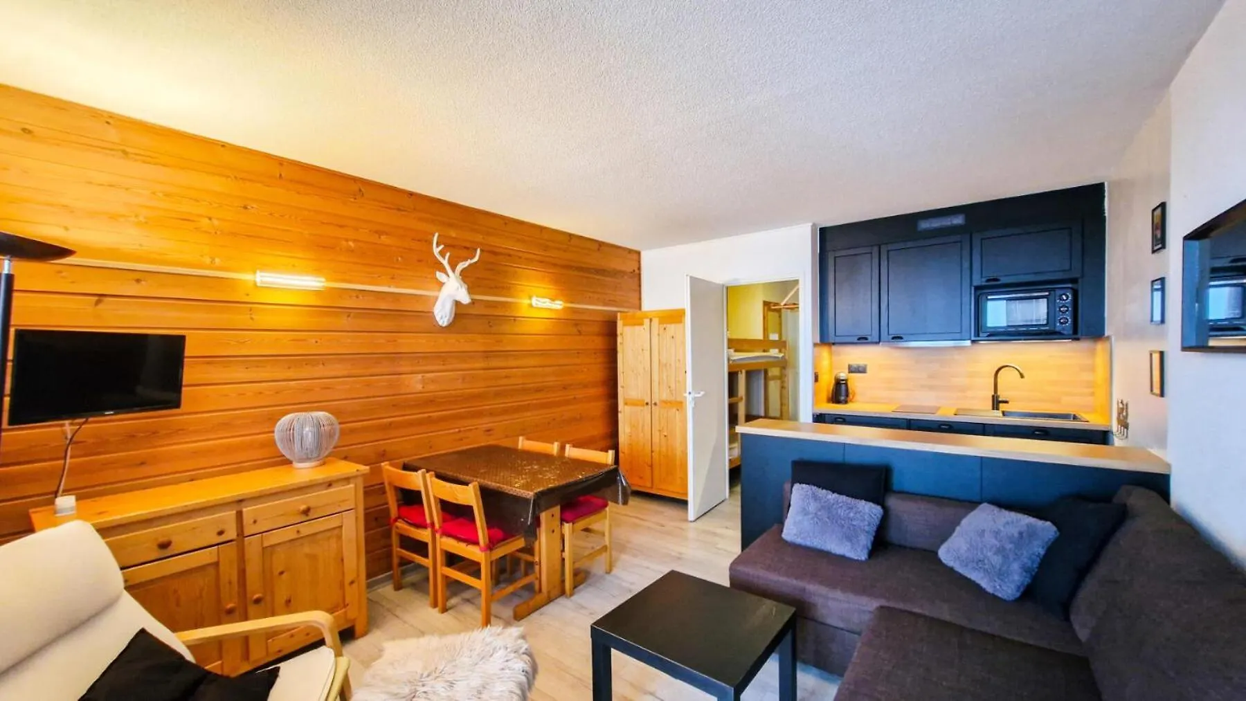 Residence Chateaux De Crans - Studio Lumineux - Balcon Mae-8264 Magland