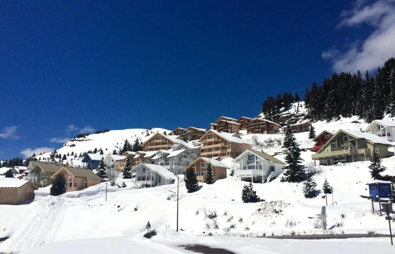 Apartment Residence Chateaux De Crans - Studio Lumineux - Balcon Mae-8264 Magland